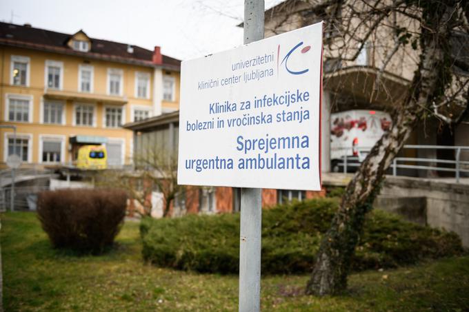 Pred nekaj dnevi je število hospitaliziranih v slovenskih bolnišnicah povzpelo čez 1000. | Foto: STA ,