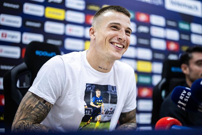 Celje Maribor Franko Kovačević | Franko Kovačević je po sobotni zmagi nad Mariborom oblekel majico s podobo trenutno huje poškodovanega Marka Zabukovnika. | Foto Jure Banfi