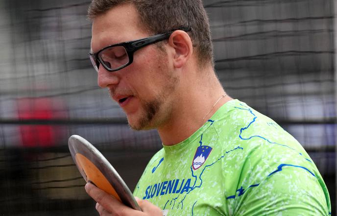 "Takšnega vetra niti v živo še nisem videl, kaj šele, da bi v njem metal"