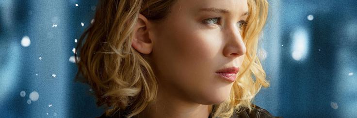 Biografska komična drama Davida O. Russlla o življenju podjetnice in izumiteljice Joy Mangano, za vlogo katere je bila Jennifer Lawrence nominirana za oskarja. • Film je na voljo v videoteki DKino. | Foto: 