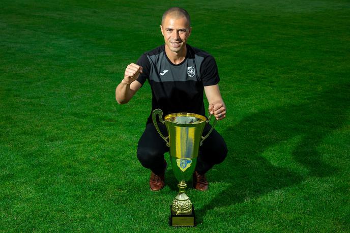 NK Bravo prvak 2019 2SNL | Dejan Grabić je z Bravom poskrbel za največji uspeh v trenerski karieri. | Foto Vid Ponikvar