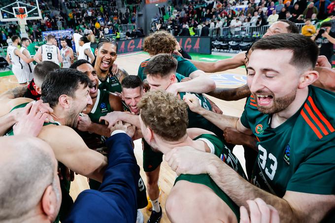 Veselje ob uvrstitvi v četrtfinale. | Foto: Aleš Fevžer