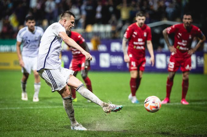 Josip Iličić je odločil zmagovalca proti Differdangeju z zadetkom z bele točke v zadnji minuti. | Foto: Blaž Weindorfer/Sportida