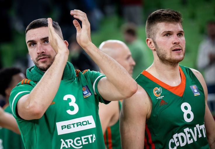 Košarkarji ljubljanske ekipe si želijo pomoči s tribun. | Foto: Vid Ponikvar/Sportida