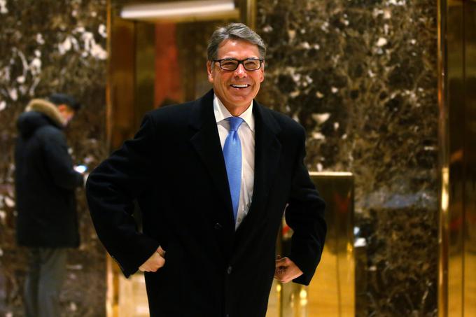 Nekdanji teksaški guverner Rick Perry je nekajkrat kandidiral za predsednika ZDA, a mu ni nikoli uspelo priti skozi sito republikanskih primarnih volitev. Zdaj odhaja iz Teksasa, ki je naftna zvezna država, v Washington kot novi minister za energetiko. | Foto: Reuters