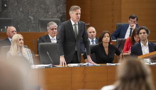 Uspehi vlade razdelili javnost: Svoboda jih občuti, SDS ne