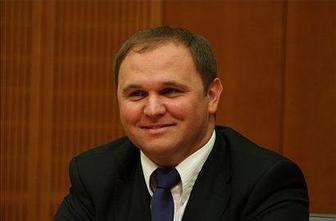 Delo Revije v pričakovanju četrtkove dražbe