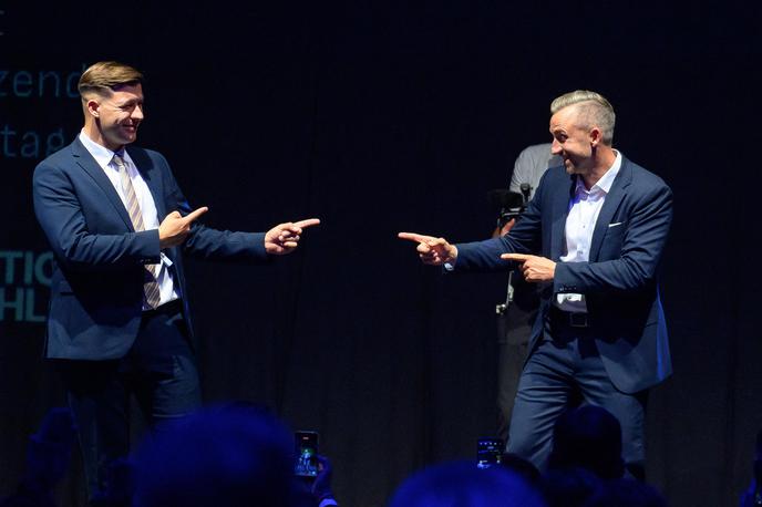 Jean-Pascal Hohm in Ulrich Siegmund | Vodja Generacije Nemčija (GD) Jean-Pascal Hohm (levo) in vodilni kandidat AfD na deželnih volitvah v Saški-Anhaltu Ulrich Siegmund sta bila na kongresu podmladka AfD prešerne volje.  | Foto Guliverimage