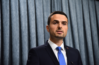 NSi Pahorju predlaga sklic vrha glede referenduma o dogovoru ZN