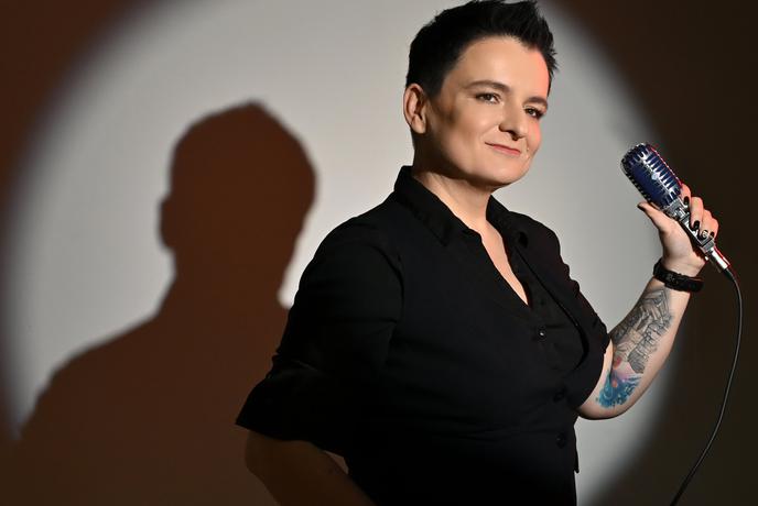 Naša komičarka o selitvi: Njim je vseeno, od kod si, kaj delaš, kaj imaš ali s kom spiš