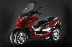 Quadro 4D, prvi serijski štirikolesni skuter