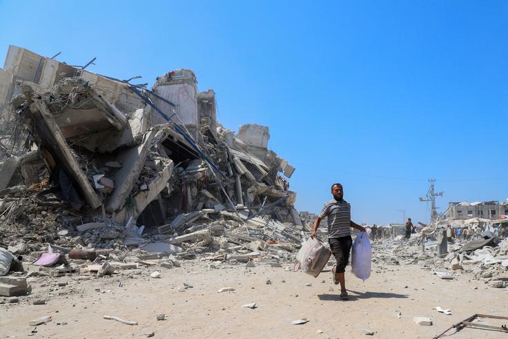 Pred kratkim je vojska napadla večnadstropno stavbo v mestu Gaza, ki jo je uporabljal Hamas. | Foto: Reuters