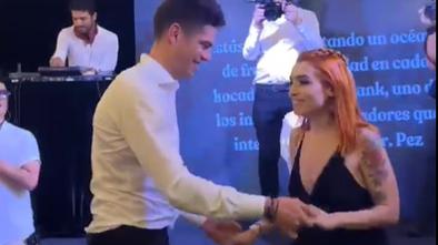 Vedno zadržani Belgijec si je na plesišču dal duška #video