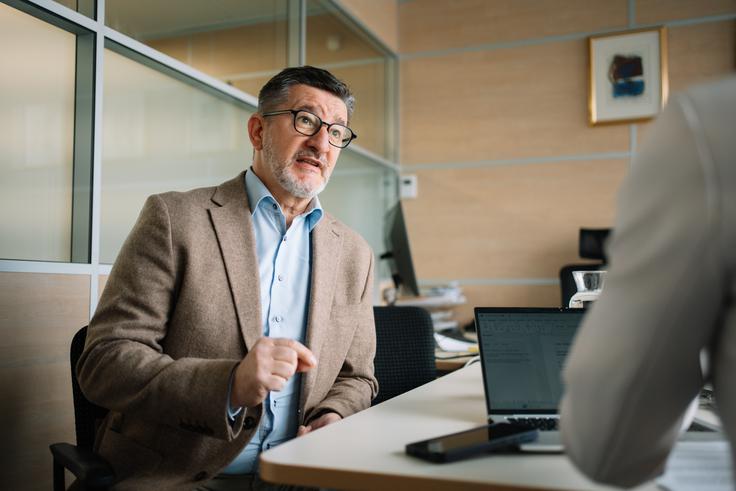 Lobnikar: "Absolutno se ne da nečesa popolnoma skriti. Značilno za takšne operacije je, da večkrat, ko se izvajajo, in bolj kot se ljudje počutijo varne, več napak delajo. Tudi najboljši iz Mosada znajo kdaj narediti kakšno napako." | Foto: Jan Lukanović
