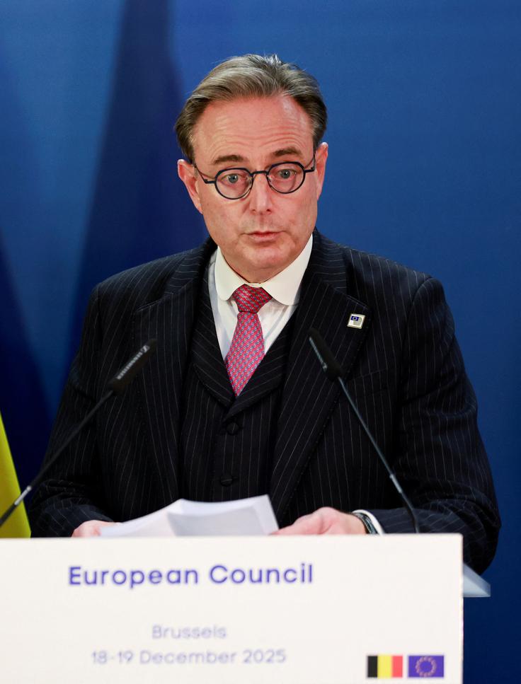 Belgijski premier Bart De Wever je z vztrajnim nasprotovanjem uporabi zamrznjenih ruskih sredstev in taktično zahtevo po "neomejeni" podpori drugih držav EU pomembno prispeval k temu, da je skupno zadolževanje postalo edina politično vzdržna rešitev. | Foto: Reuters