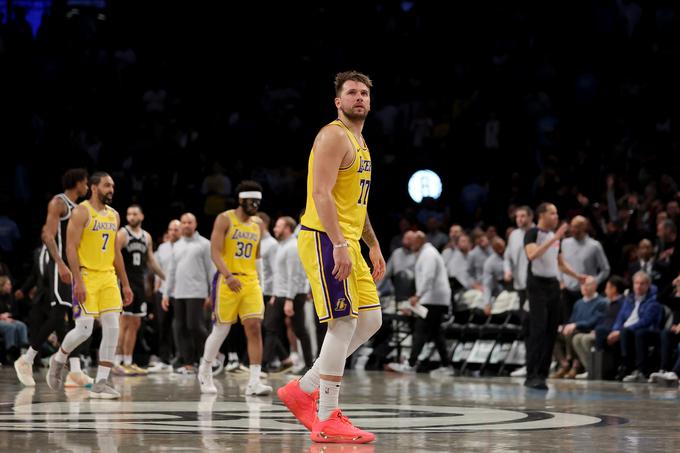 Luka Dončić je po Bostonu ostal brez zmage še v Brooklynu. | Foto: Reuters