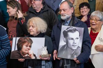 Pirc Musar priznanje za delo na področju človekovih pravic podelila vsem izbrisanim