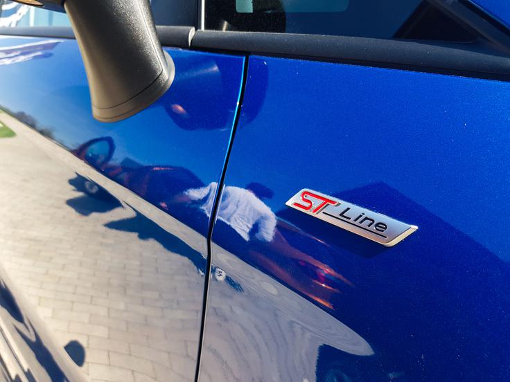 Paket ST-Line bo prevzel 10-15 odstotkov prodaje. Najbolje prodajani bo litrski trivaljni ecoboost motor z 92 kilovati. | Foto: Gašper Pirman