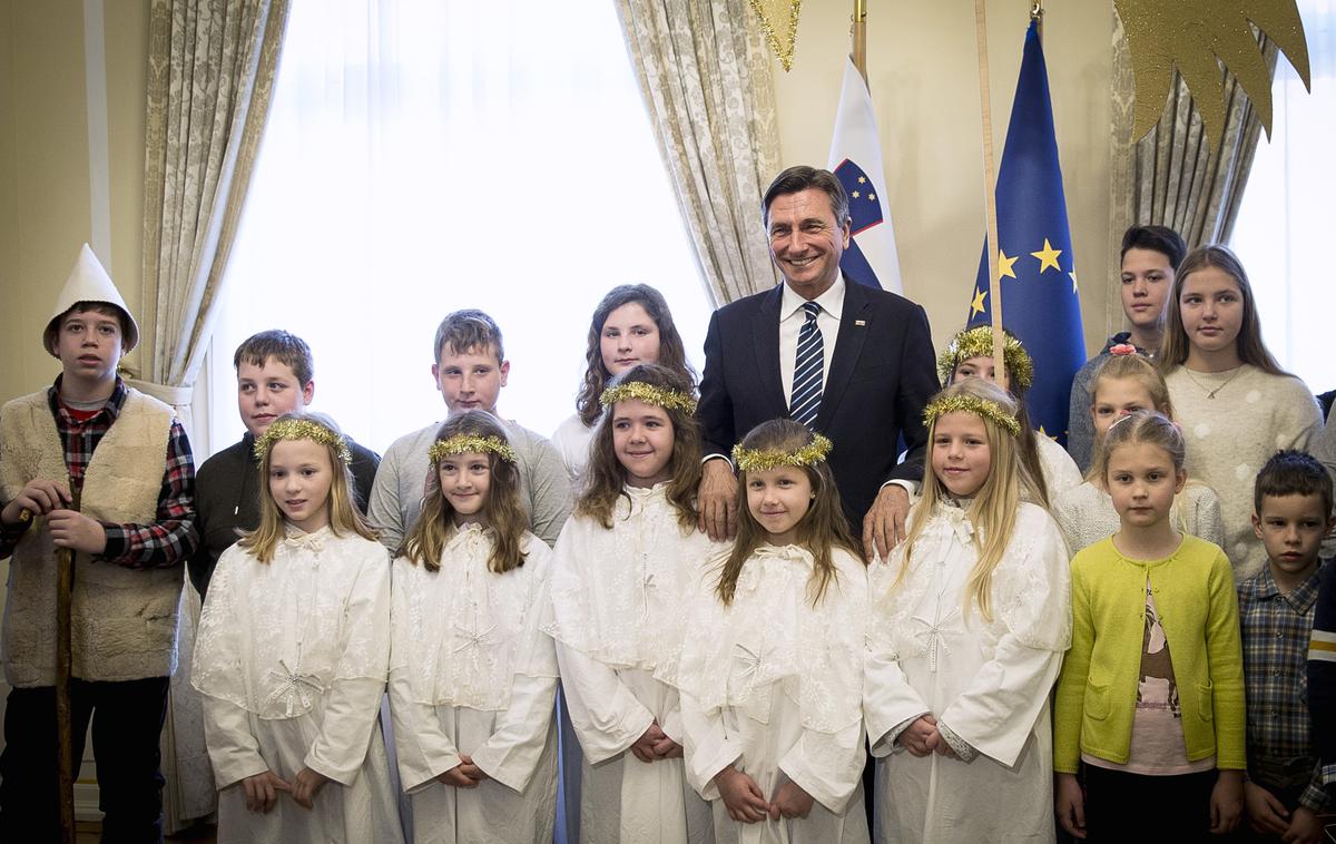 Predsednik republike Borut Pahor je sprejel kolednike Misijonskega središča Slovenije. | Foto Ana Kovač