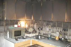 FOTO: V požaru na Kersnikovi v Celju rešili mlad par in psa