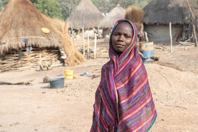 Nekaj časa je preživel tudi v vasici v parku Zgornji Niger v Gvineji. | Foto: Tadej Bolta