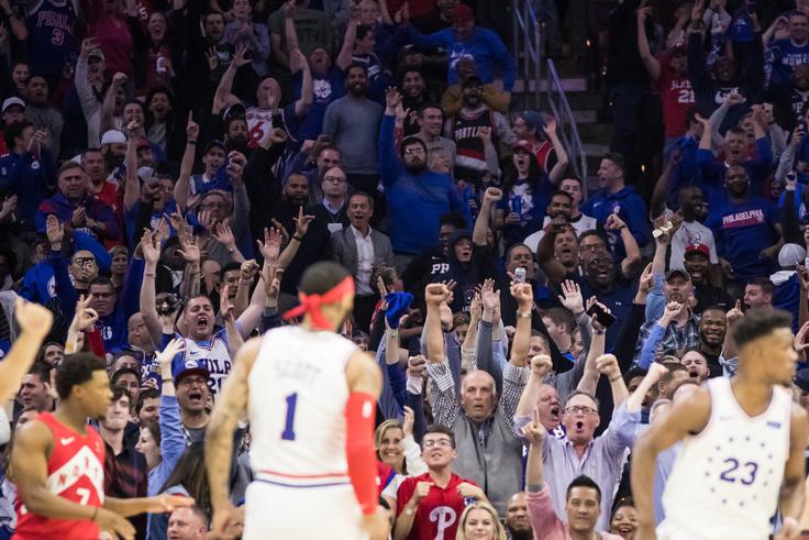 Navijači Philadelphia 76ers veljajo za ene bolj glasnih v ligi NBA. | Foto: Reuters