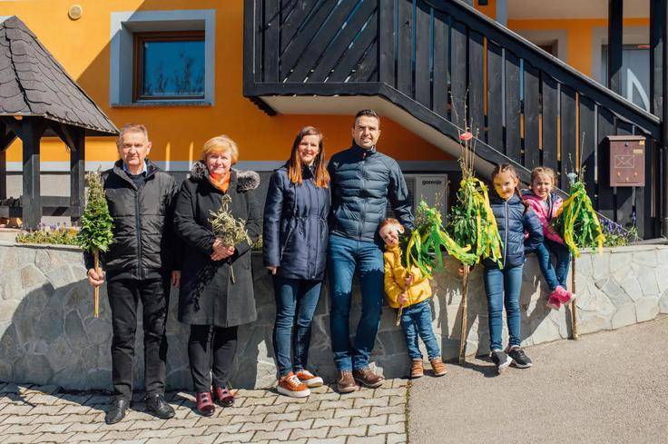Za Toninove je velika noč tudi dobrodošla priložnost za veselo družinsko druženje. Foto: Arhiv NSi | Foto: 