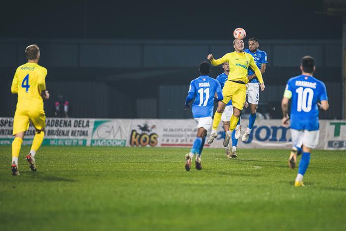 Maloštevilni gledalci v Športnem parku ob Kamniški Bistrici niso dočakali zadetka. | Foto: Grega Valančič/Sportida