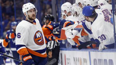 NY Islanders dobili prvo tekmo proti branilcem naslova