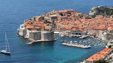 Dubrovnik pričakuje letalski napad turistov