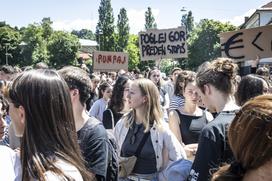 Protest študentov na Aškrčevi.