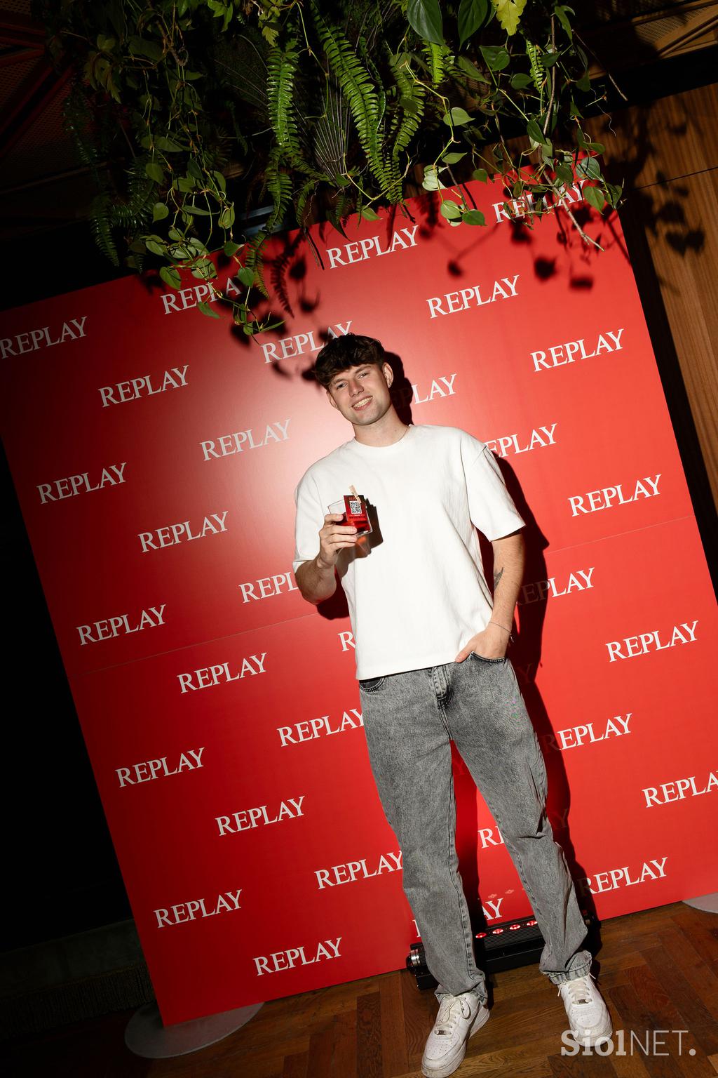 REPLAY The Night