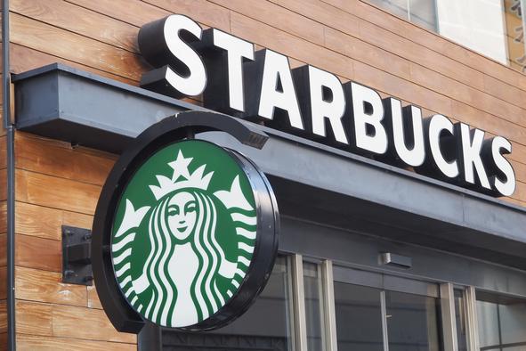 Starbucks mora stranki zaradi opeklin izplačati 50 milijonov dolarjev odškodnine