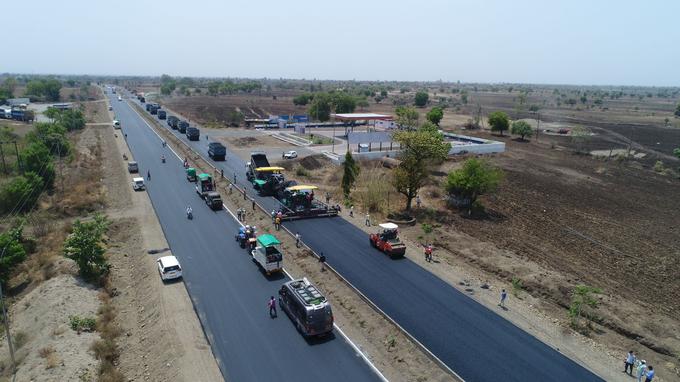 Skupaj je pri projektu sodelovalo 800 zaposlenih pri nacionalni upravi za avtoceste Indije. | Foto: NHAI
