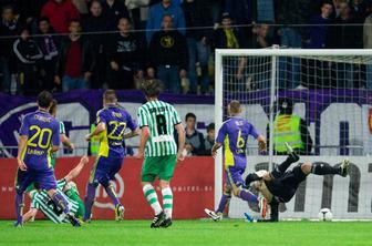 Video: Olimpija lahko v Ljudskem vrtu na en mah ubije več muh