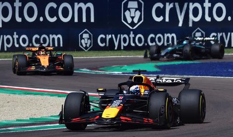 V živo: Verstappen imel veliko prednostjo, a je zdaj varnostni avto premešal karte