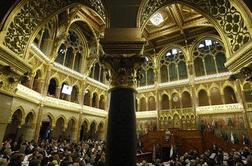 Madžarski parlament potrdil sporna določila kazenskega postopka