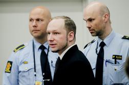 Zavrnili Breivikovo pritožbo glede razmer v zaporu