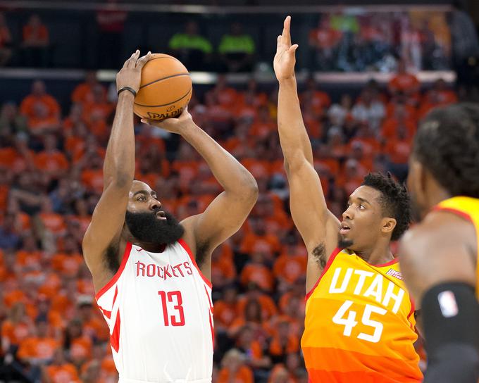 James Harden in druščina Houston Rockets so že do polčasa Utahu nasuli kar 70 točk. | Foto: Reuters