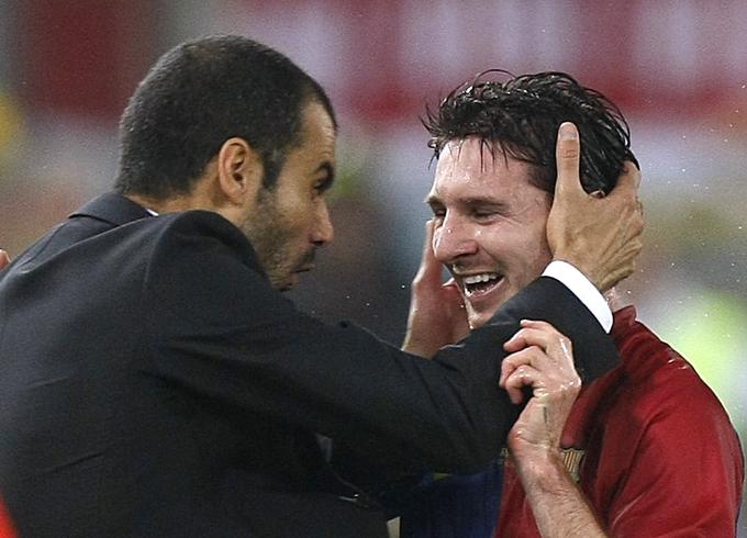 Če bi se Messi preselil v Manchester, bi po dolgih letih združil moči s trenerjem Josepom Guardiolo. | Foto: Reuters
