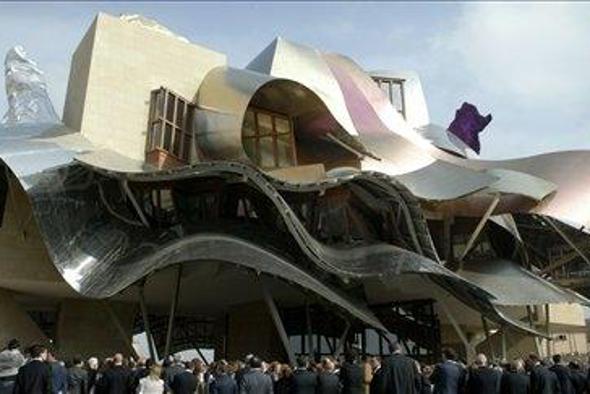 Zlati lev za življenjsko delo na področju arhitekture Franku Gehryju