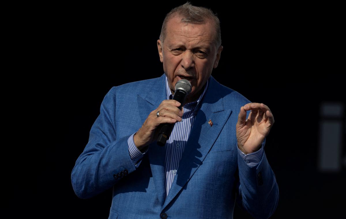 Recep Tayyip Erdogan, turški predsednik | Predčasne predsedniške in parlamentarne volitve v Turčiji 14. maja bodo velika preizkušnja za Erdogana, ki je na oblasti že 20 let in se trenutno spopada s težavami pri obvladovanju gospodarske krize v državi. Ta se je po februarskem uničujočem potresu na jugovzhodu države, ki je terjal več kot 50 tisoč življenj, le še poglobila. | Foto Reuters