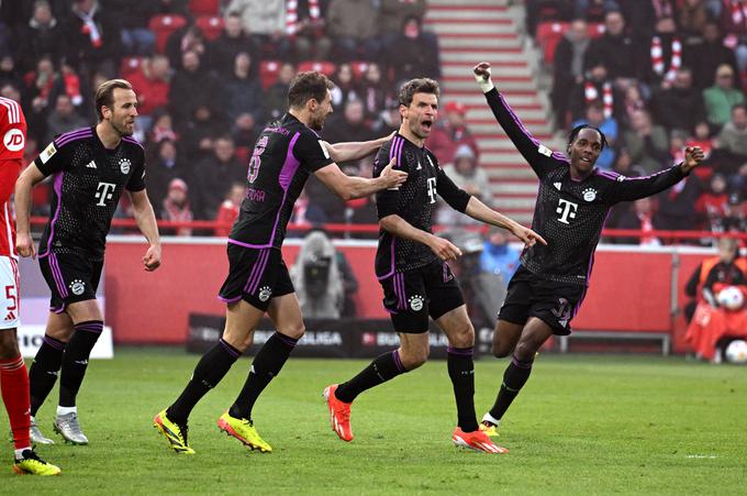 Dva gola je zabil Thomas Müller, Bayern je zmagal s 5:1. | Foto: Reuters