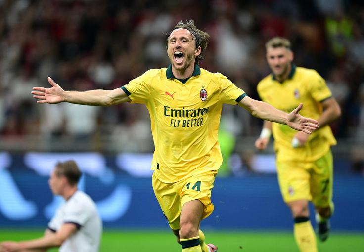 Luka Modrić je v prejšnjem krogu dosegel zmagoviti zadetek za Milan proti Bologni in podrl številne rekorde, saj mu je to uspelo pri 40 letih.  | Foto: Reuters