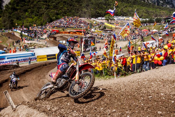 Tim Gajser in navijači | Foto: Grega Valančič/Sportida
