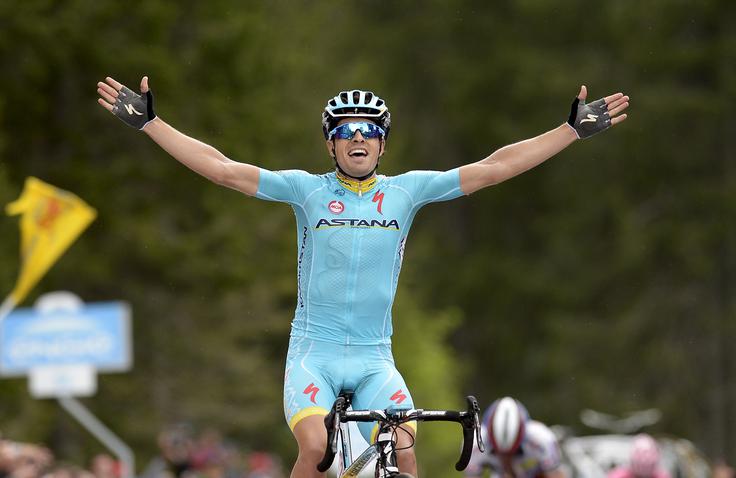 Španec Mikel Landa se je veselil zmage v četrti etapi. | Foto: Reuters