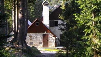 Planinski dom pri Krnskih jezerih (1385 m)