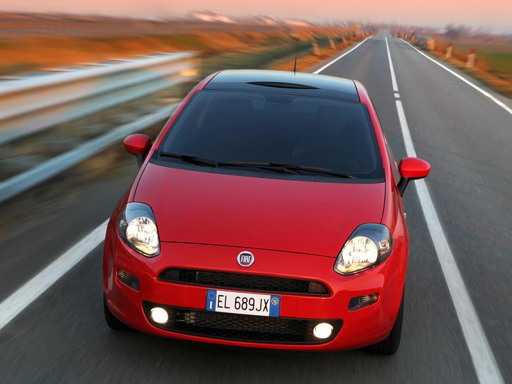 Grande punto je bil vrsto let prodajna uspešnica, a ga pri Fiatu niso ustrezno posodobili, zato so leta 2018 prenehali s proizvodnjo. | Foto: Fiat