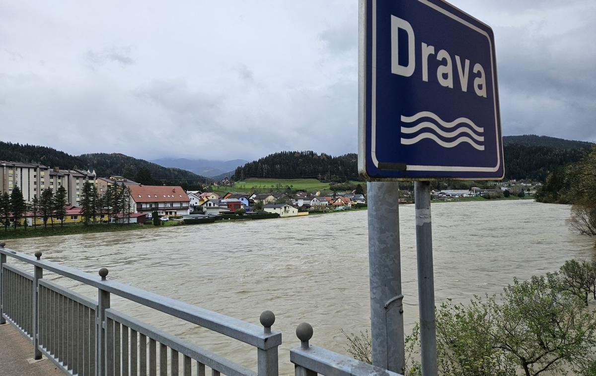 Drava | Himna je za Slovenijo sporna, ker v delu besedila, ki izvira iz 19. stoletja, opeva ozemlje avstrijske Štajerske, ki da se razteza do bregov Save in Drave, na območje današnje Slovenije. | Foto STA