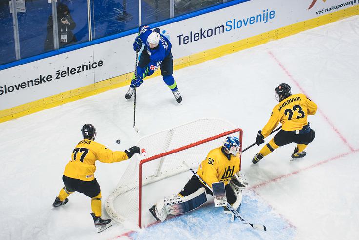 Mantas Armalis je imel veliko dela, a ga je opravil dobro, zaustavil je 44 strelov. | Foto: Grega Valančič/Sportida